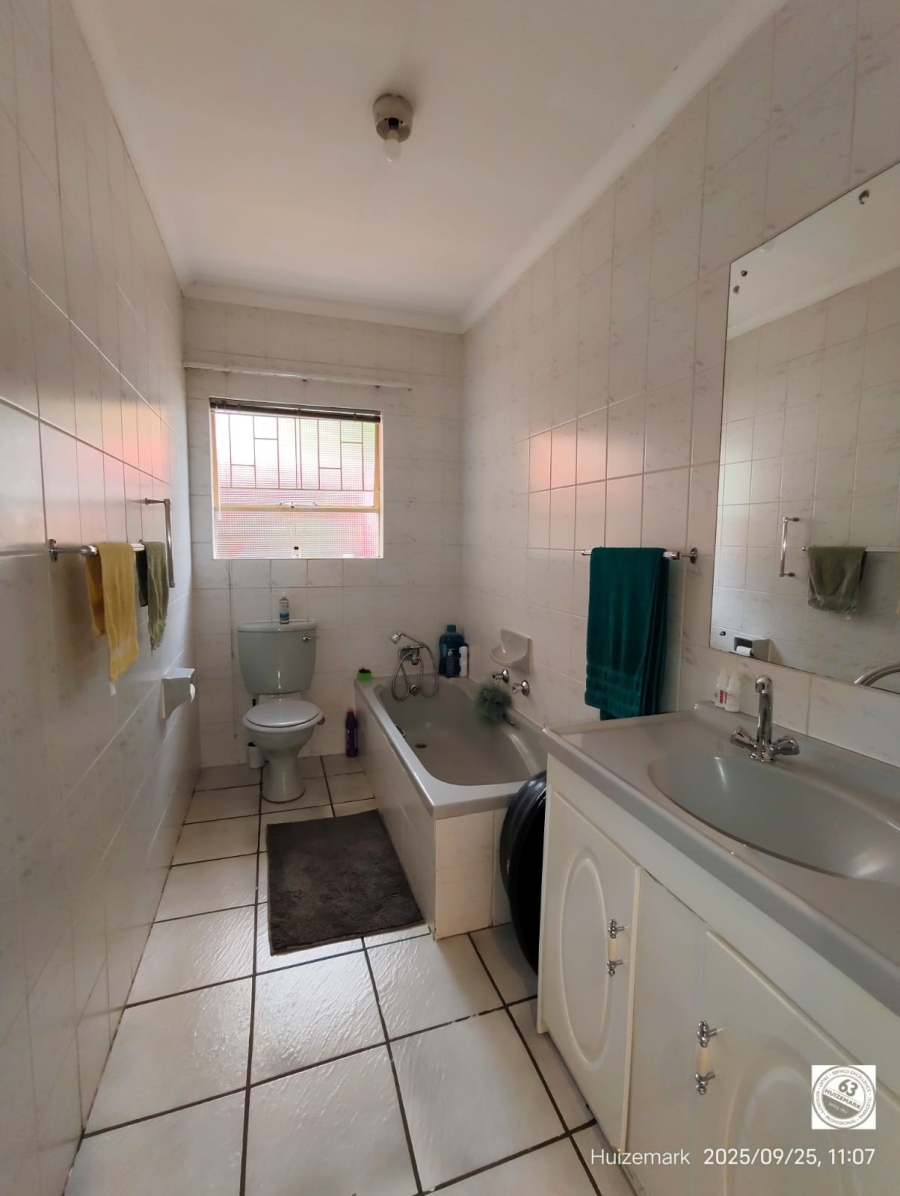 To Let 3 Bedroom Property for Rent in Vaalpark Free State
